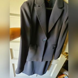 Georgiou 4-piece suit/cardigan